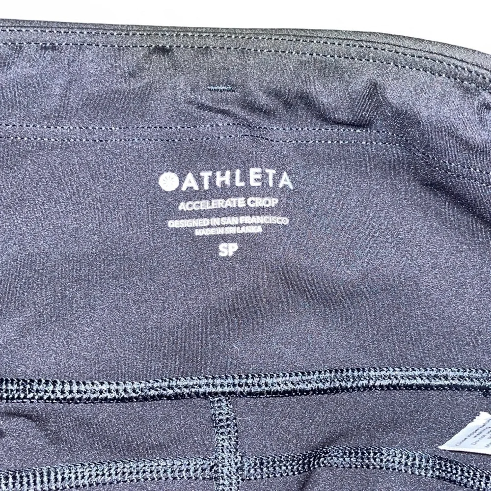 Athleta Accelerated Crop leggings - Picture 4 of 7